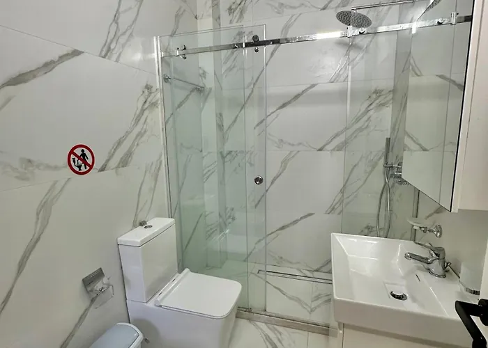 Villa Sea Treasure Golem (Tirana)