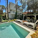 Villa Sea Treasure Golem (Tirana)